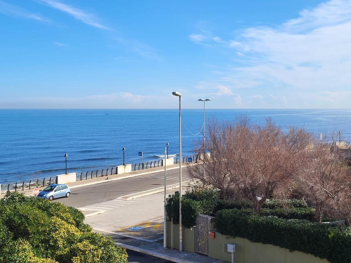 Casa Al Mare Hotell Bari Eksteriør bilde
